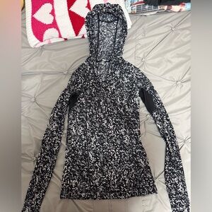 Lululemon 1/4 zip with hood